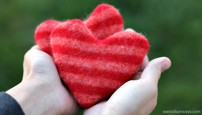 1 old sweater heart handwarmer