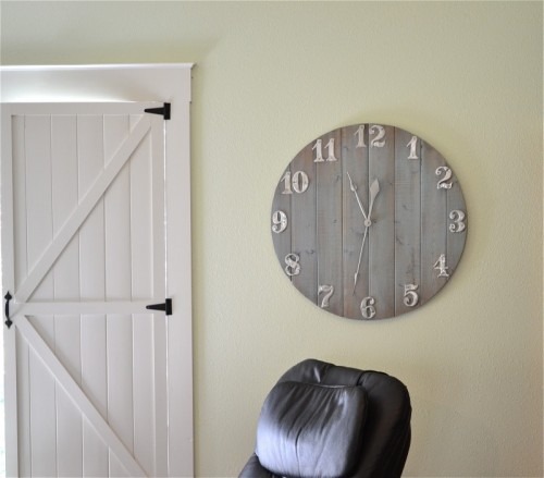 beautiful-diy-wall-clock-of-wood-scraps-1-500x439