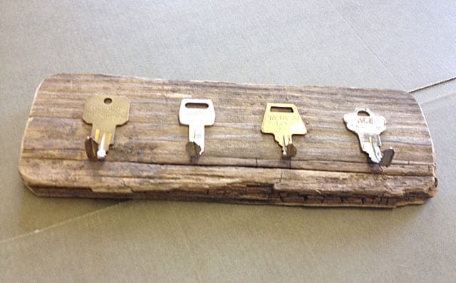 Key holder made of keys