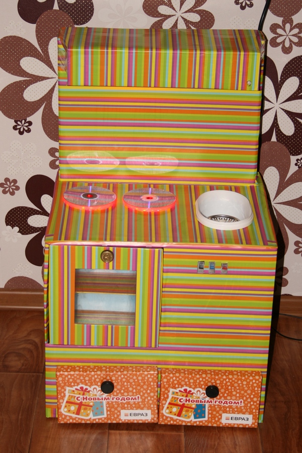 Детская кухня из картонных коробок, фото № 24