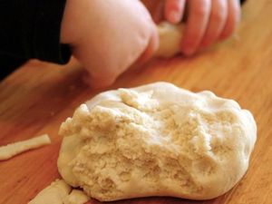 Как быстро сделать соленое тесто в домашних условиях